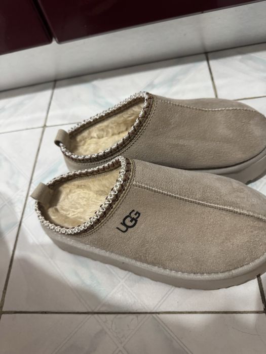 Vand UGG-uri noi de dama