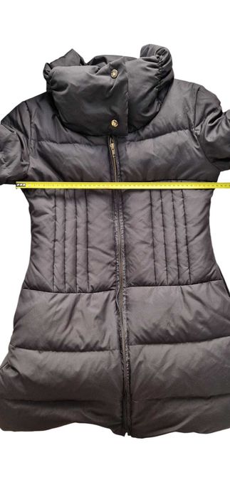 Geaca neagra matlasata cu puf si pene