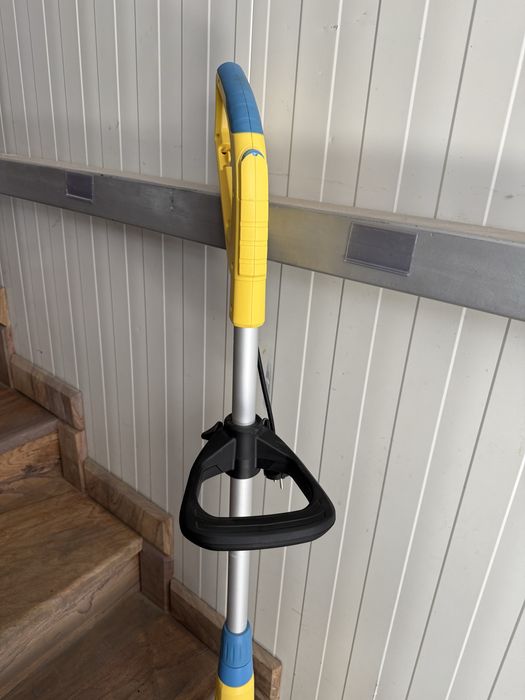 Мултифункционална четка за дървесни и каменисти повеърхности