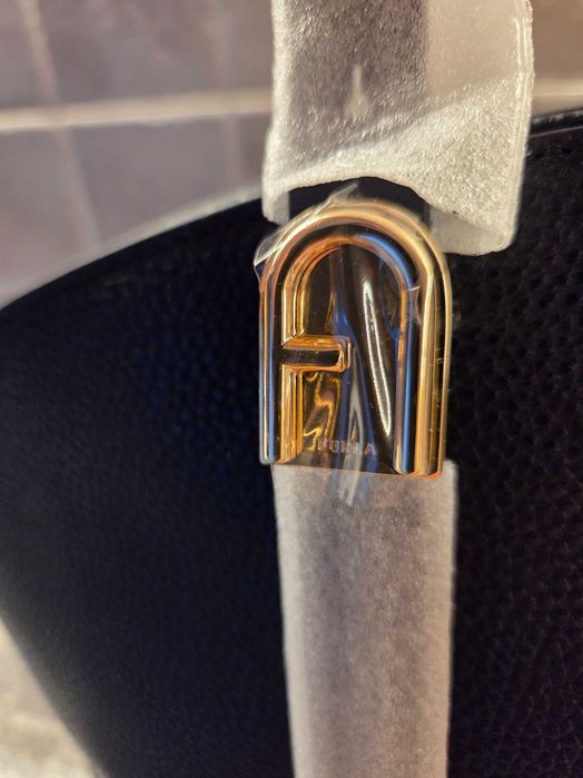 Дамска чанта Furla - НОВА