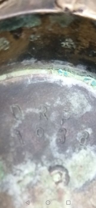 Стар бронзов съд за декорация