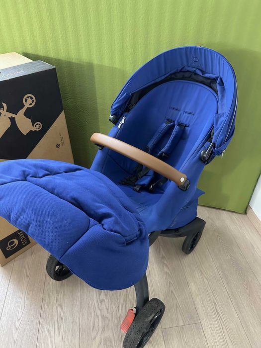 Stokke Xplory Royal Blue – детска количка с пълен комплект