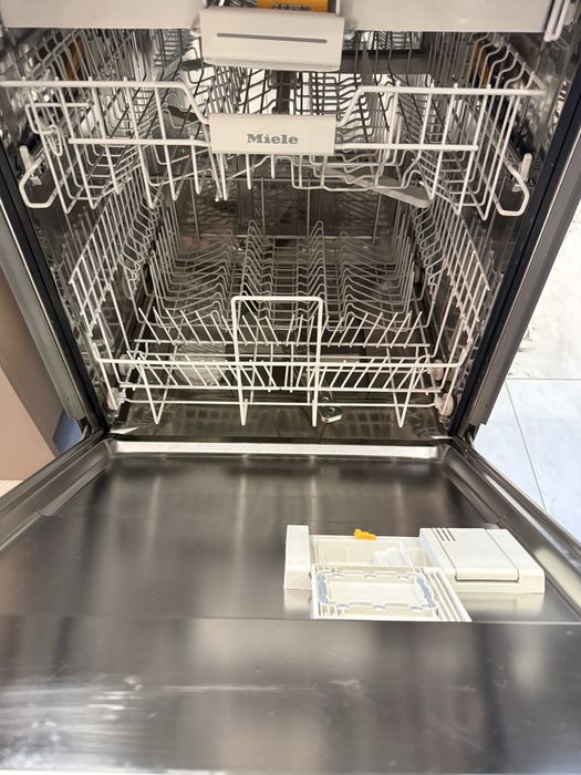 Съдомиялна MIELE 60cm.
