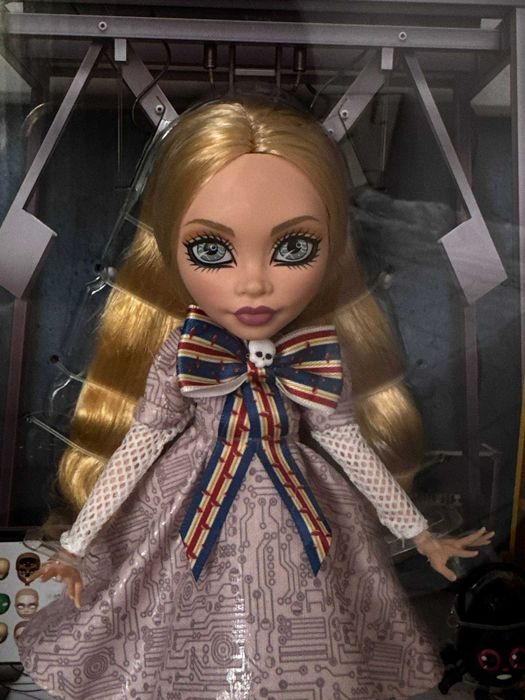 Monster High Skullector Doll M3GAN