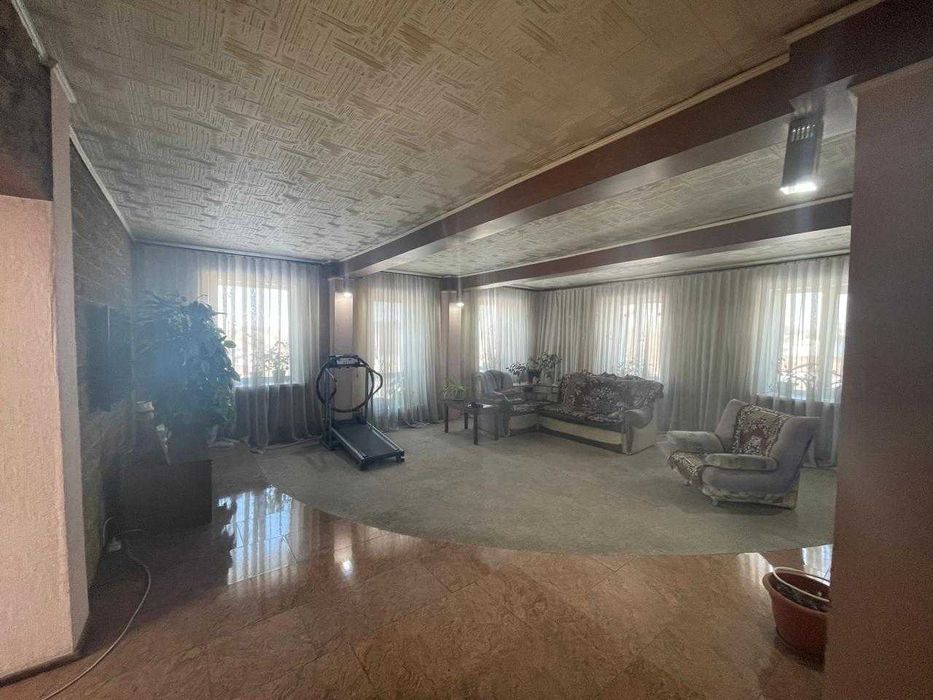 дом + магазин в Тепличном