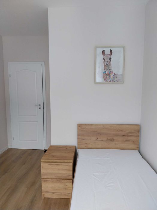 Дава под наем тристаен апартамент