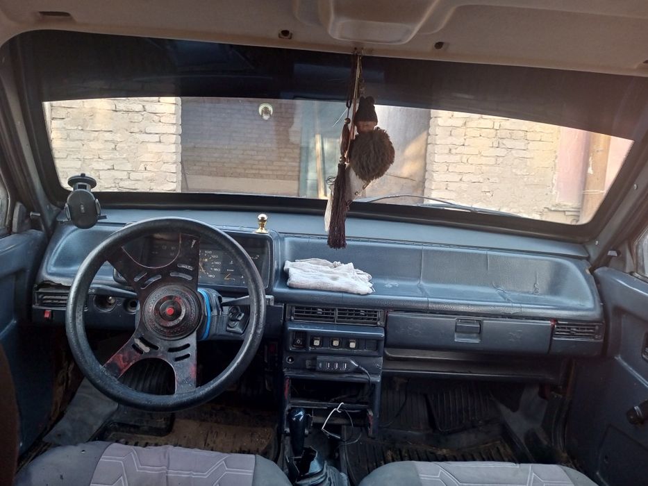 Vaz 2109 sotiladi 1988yil