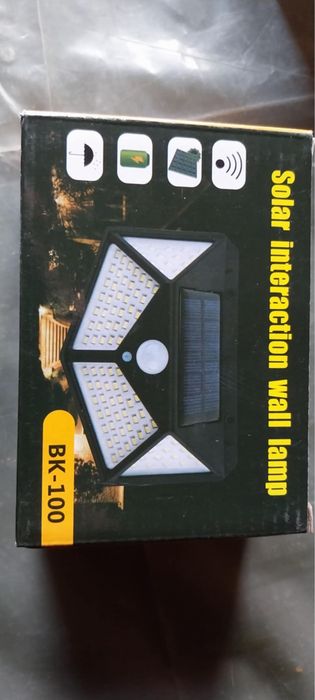 Casă, gradină, camera supraveghere