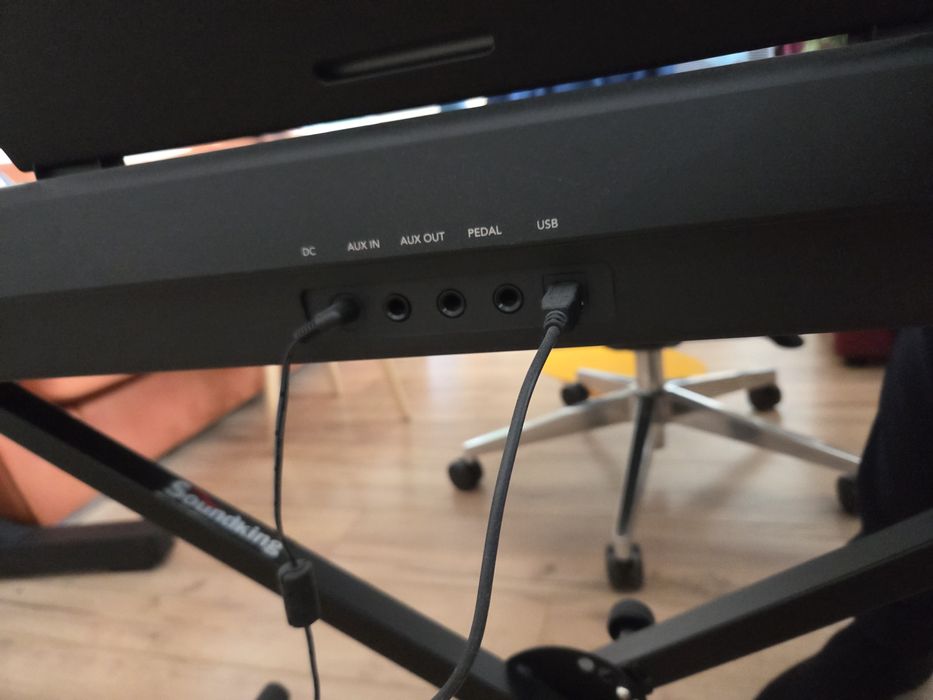 Продавам Умно пиано The One Smart Piano