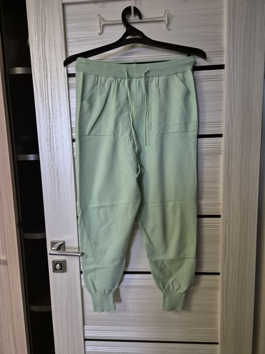 Продам женский костюм