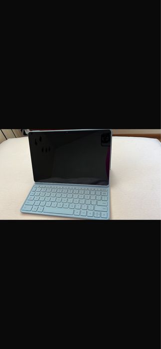 Tableta Lenovo noua.