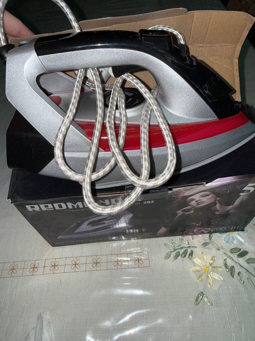 Утюг, почти новый