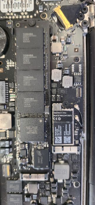 Apple ipad и Apple MacBook