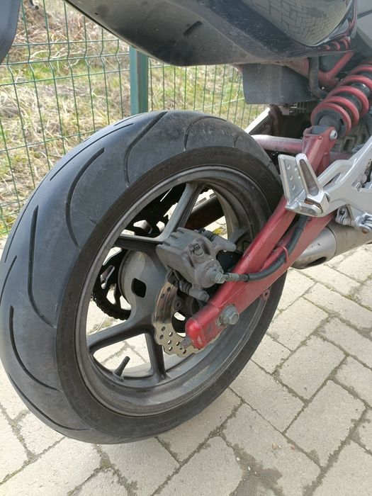 Kawasaki ER6F 650 2006 – lovită dreapta – pornește