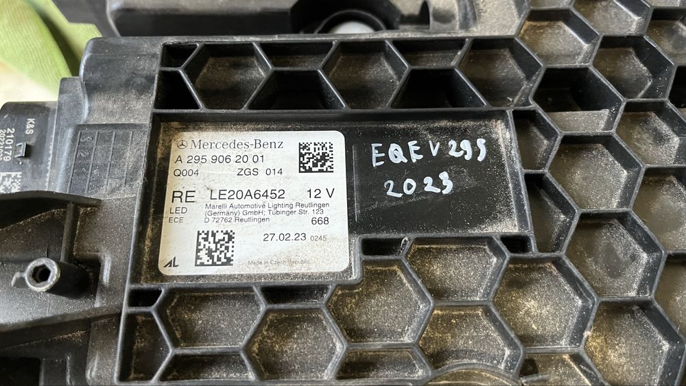 Десен фар Mercedes EQE V295 2022-