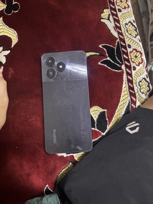 Realme c51 есть трешина и логает