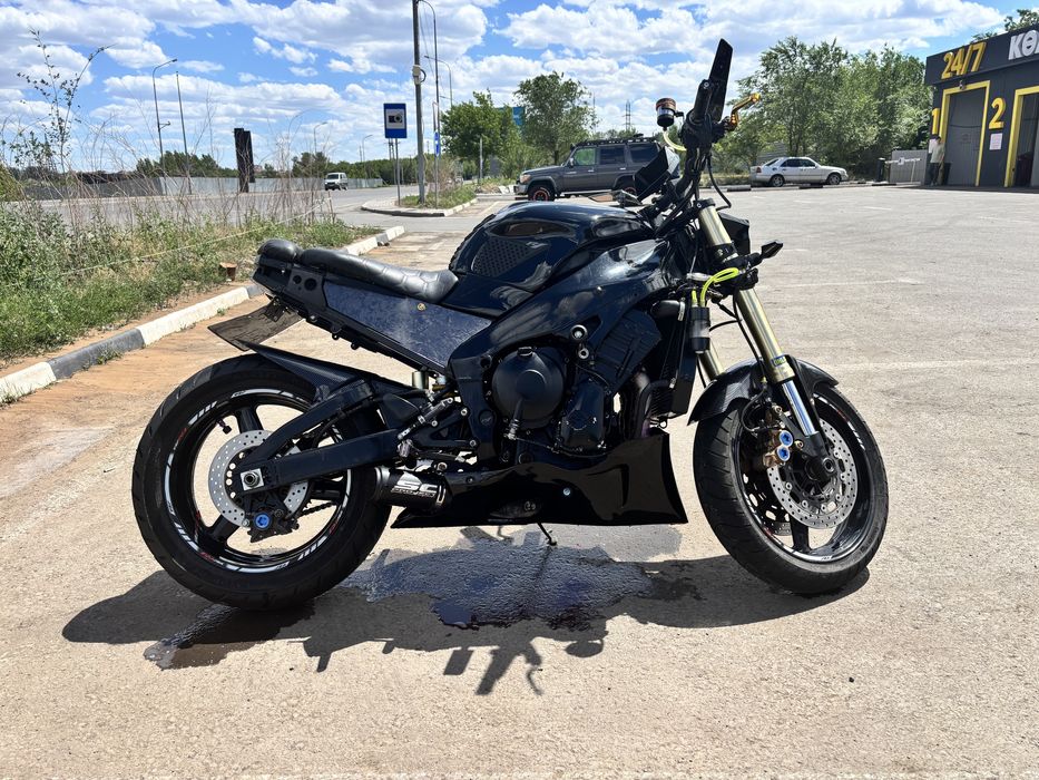 Мотоцикл yamaha r1