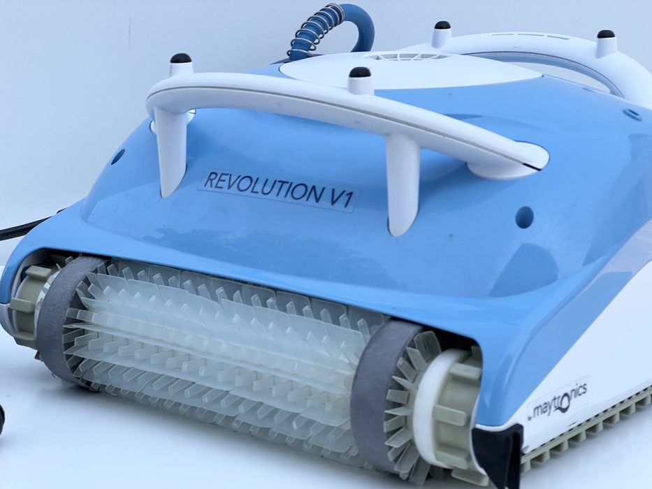 Robot de piscină Dolphin Revolution V1