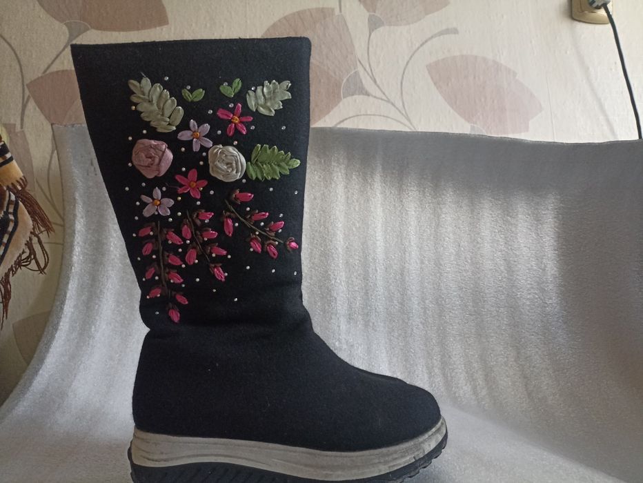 Продам зимние сапоги