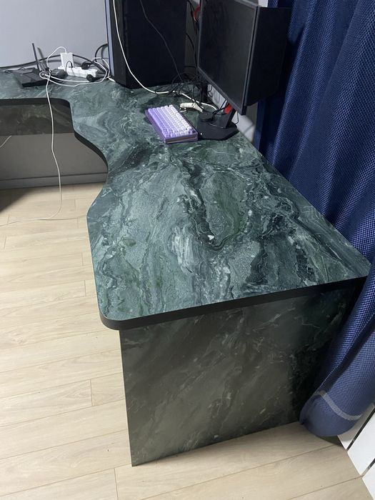 Стол компьютерный, Г-образный