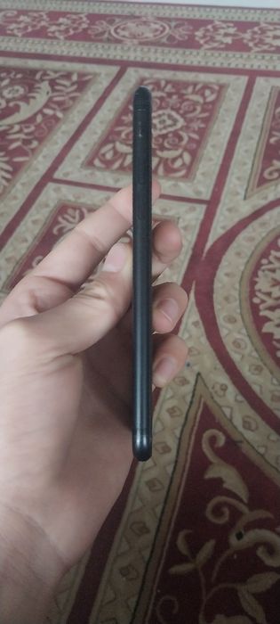 Айфон 7 128 гб . .