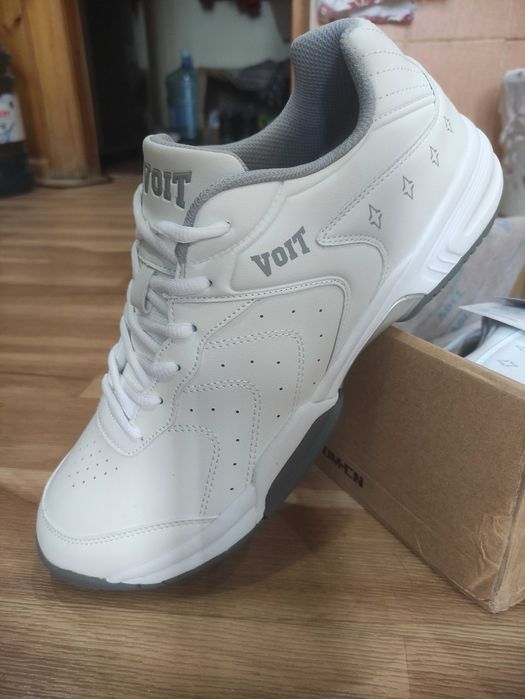 Кроссовки  бренд VOIT