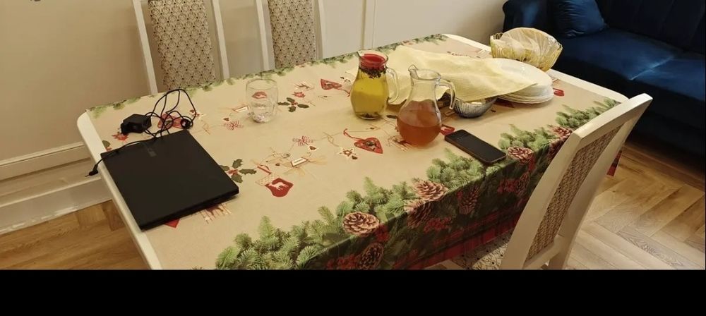 Продам деревянный стол со стульями 8 шт