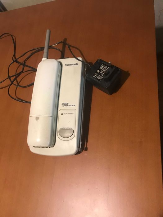 Домашни безжични ДЕКТ телефони Panasonic KX-T3908-W  и KX-TG1100FX