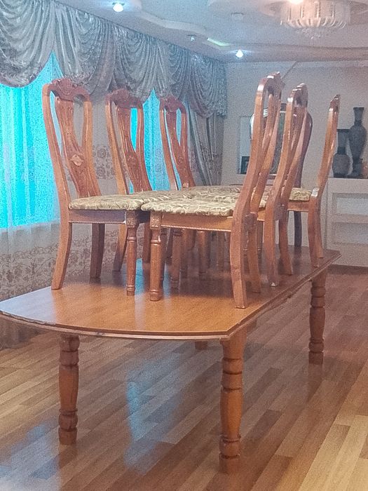 Продается Стол,Стулья.