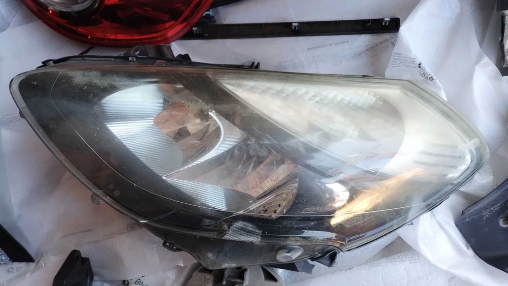 На части Клио 1,5 dci, 75Hp, 2012 г, двигател 164000 км.