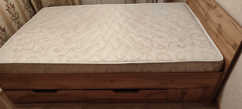 Продам  кровать.