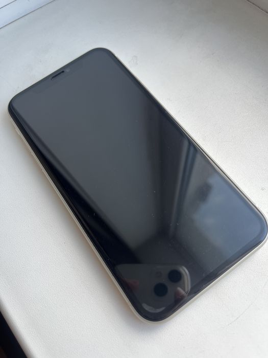 Продам белый iphone 11 128gb