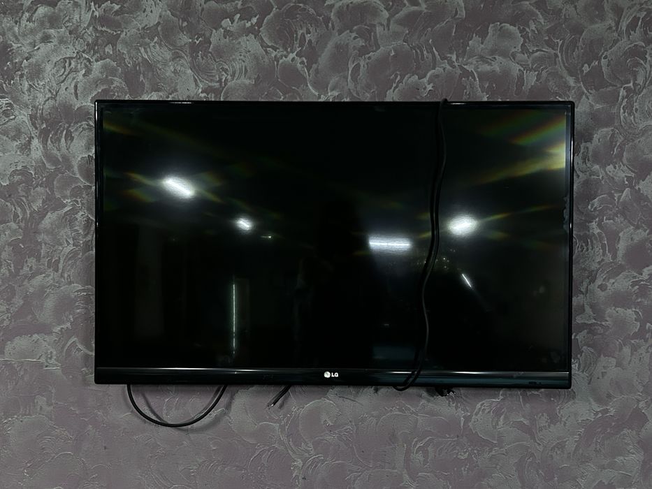 Телевизор LG в хорошем состоянии