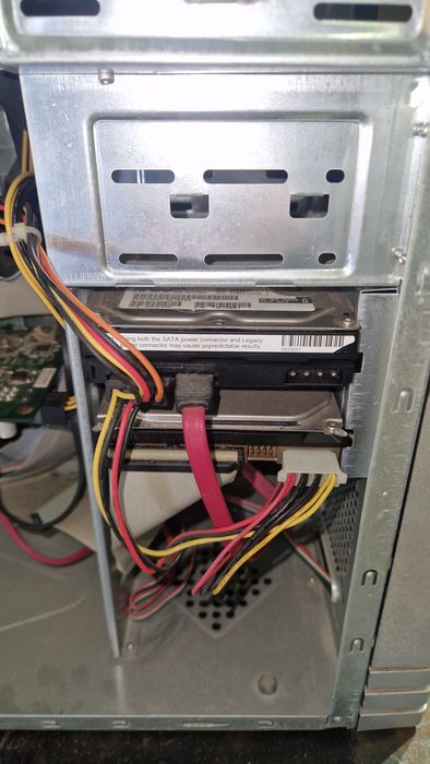 Клавиатура и системный блок.