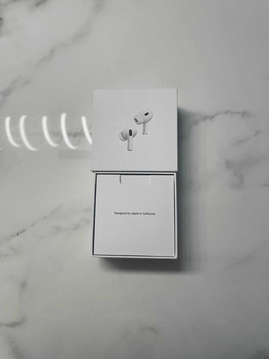 Apple AirPods Pro (2nd Generation) – Оригинални, като нови