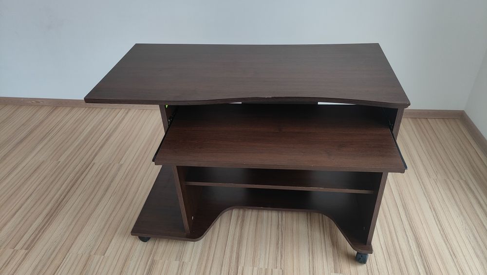 Birou pentru oficiu.