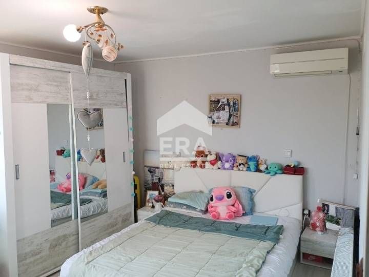 ЕКСКЛУЗИВНО! Обзаведена едноетажна къща с басейн, в кв."Рилци" гр. Доб