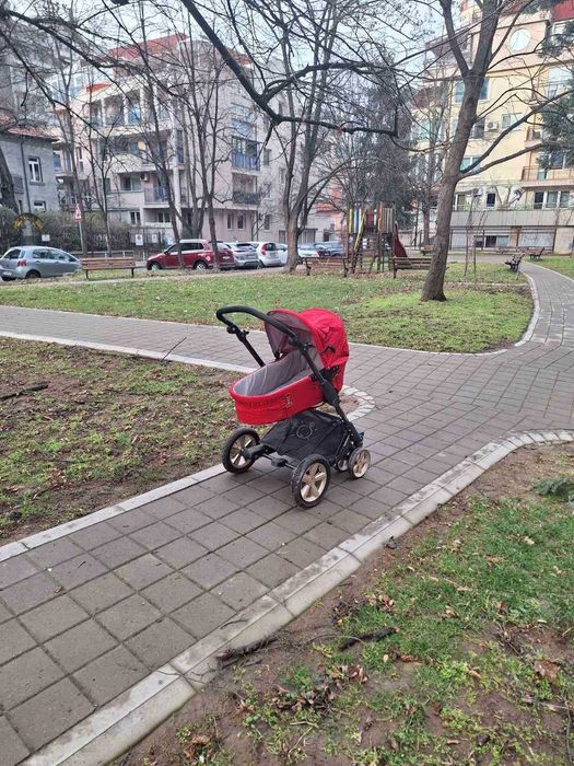 Бебешка количка - Червена