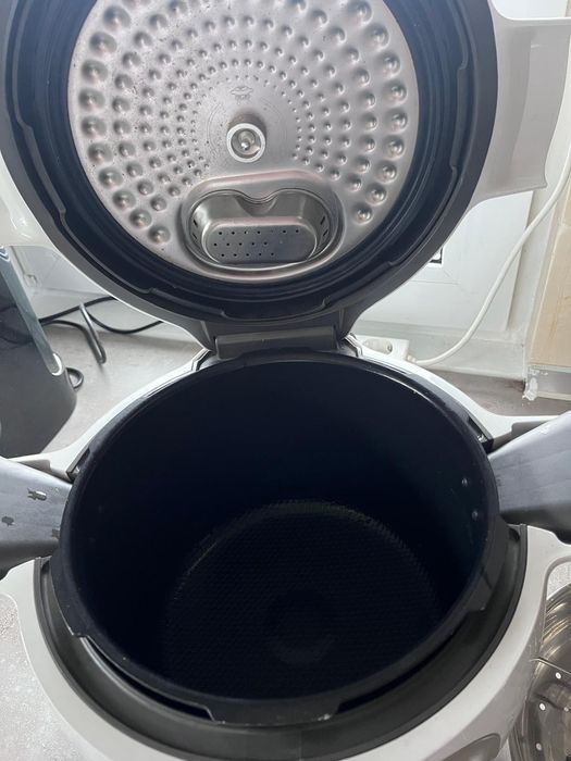 Vând multicooker Krups Cook4me+