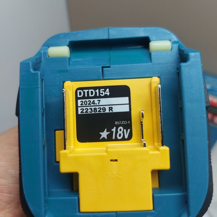 Акумулаторен импакт Makita DTD154Z