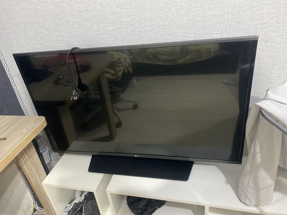 Продам телевизор 110см