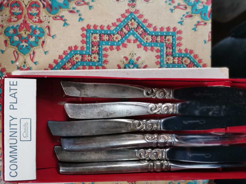 стари ножове за хранене