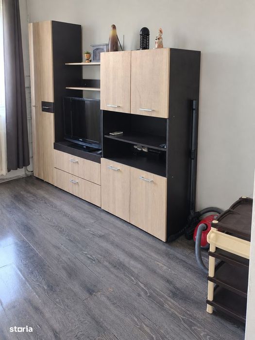 Garsoniera 21mp utili, etaj 4, zona Soarelui