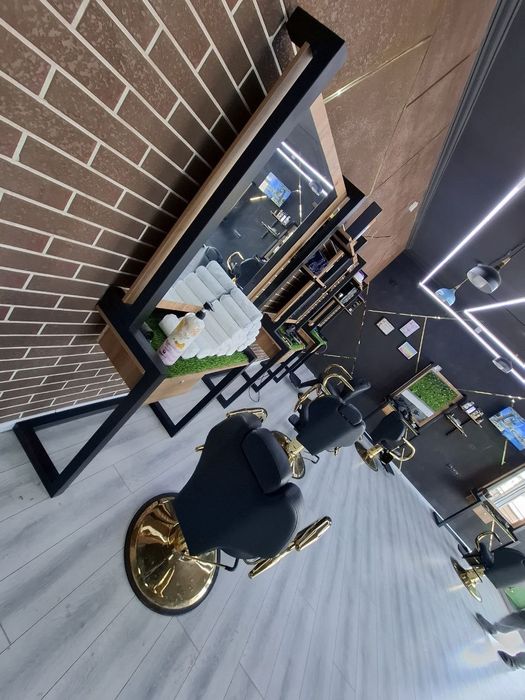 Erkaklar Saloni  jixozlari sotiladi