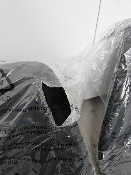 Set 4 scaune bucatarie NOI lemn masiv catifea