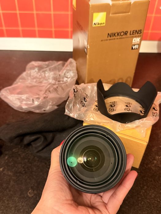 Nikon AF-S DX 18-200mm f 3.5-5.6G ED VR II, complet, în cutie