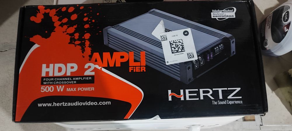 Продоётся 2 сабвуфера jbl и уселитель hertz.