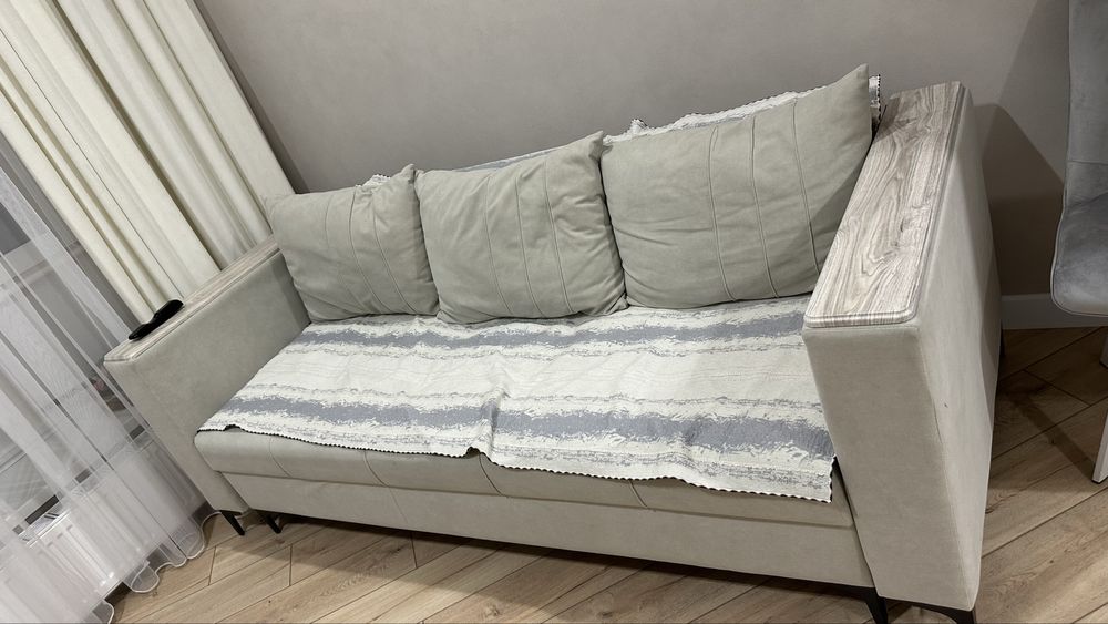 Продам диван в хорошем состоянии