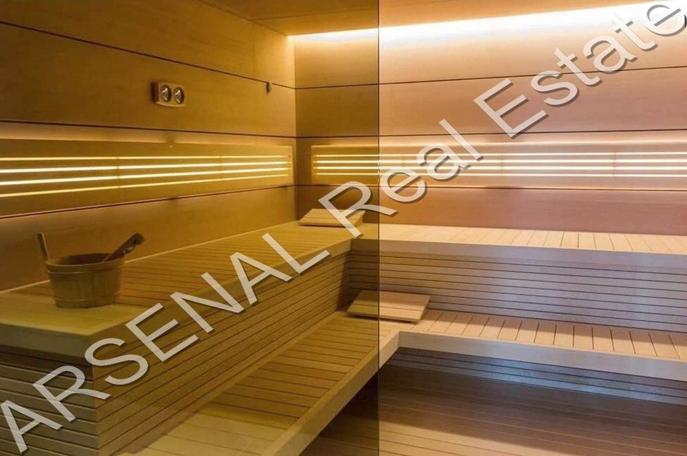 Дава се под наем Тристаен апартамент в София, Изток - 137 кв.м за 1190 € - Снимка #10