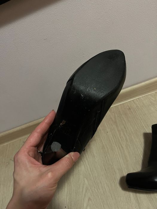 Ghetuțe din piele cu toc nr 40